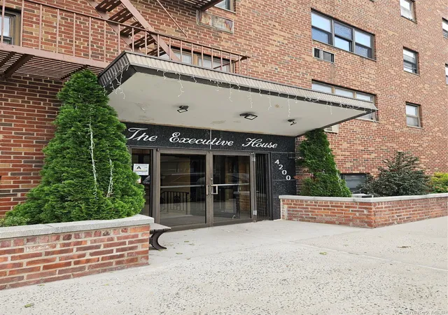 Listing Photo 1 - Condo for sale in building located at 4200 Herkimer Pl, Bronx, NY 11238 - Unit #7F