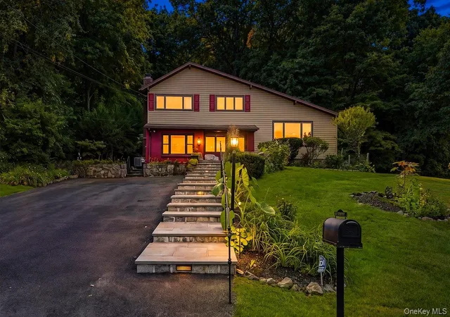Photo 1 of Single family home for sale at 86 Fairview Pl, Cortlandt, NY 10567 | MLS# 1055796 | Listing updated on 2026-10-07