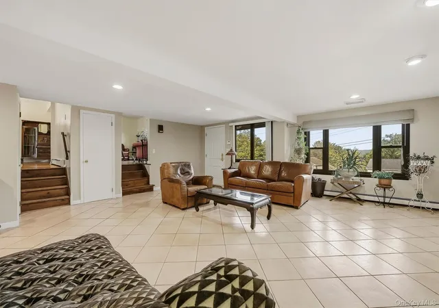Photo 3 of Single family home for sale at 86 Fairview Pl, Cortlandt, NY 10567 | MLS# 1055796 | Listing updated on 2026-10-07
