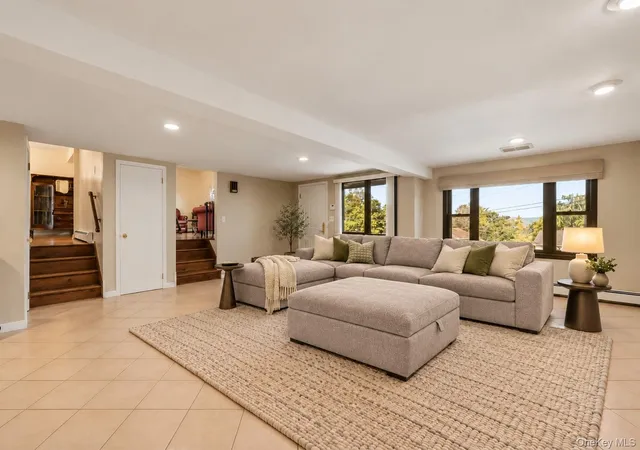 Photo 4 of Single family home for sale at 86 Fairview Pl, Cortlandt, NY 10567 | MLS# 1055796 | Listing updated on 2026-10-07