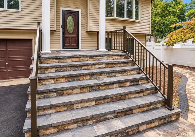 Photo 4 of Single family home for sale at 47 Mcarthur Ln, Smithtown, NY 11787 | MLS# 1055810 | Listing updated on 2026-09-29