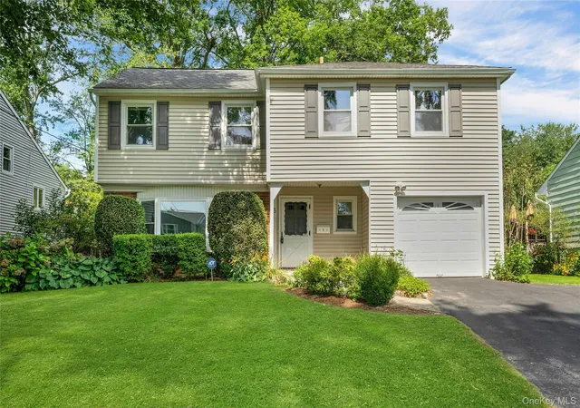 Photo 2 of Single family home for sale at 16 Salem Pl, White Plains, NY 10605 | MLS# 1055816 | Listing updated on 2026-09-28