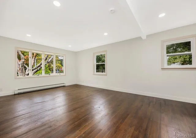 Photo 3 of Single family home for sale at 4 Sutton Ct, Islip, NY 11795 | MLS# 1055843 | Listing updated on 2026-09-30