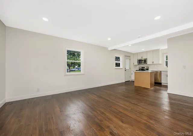 Photo 4 of Single family home for sale at 4 Sutton Ct, Islip, NY 11795 | MLS# 1055843 | Listing updated on 2026-09-30