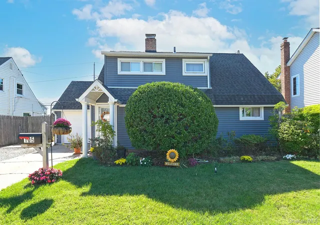 Photo 2 of Single family home for sale at 105 Bucket Ln, Hempstead, NY 11756 | MLS# 1055849 | Listing updated on 2026-10-07