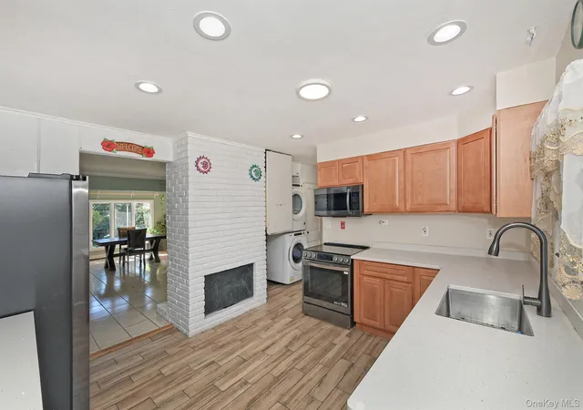 Photo 3 of Single family home for sale at 105 Bucket Ln, Hempstead, NY 11756 | MLS# 1055849 | Listing updated on 2026-10-07