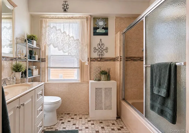 Listing Photo 5 - Condo for sale in building located at 9436 Springfield Blvd, New York, NY 11428