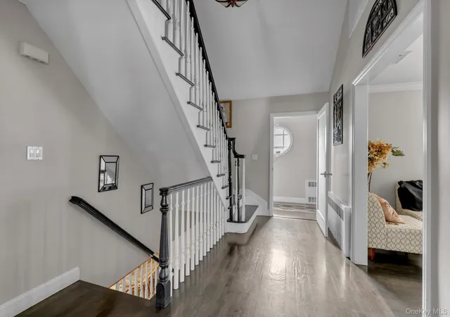 Photo 2 of Single family home for sale at 1361 Boxwood Dr E, Hewlett, NY 11557 | MLS# 1055855 | Listing updated on 2026-10-08