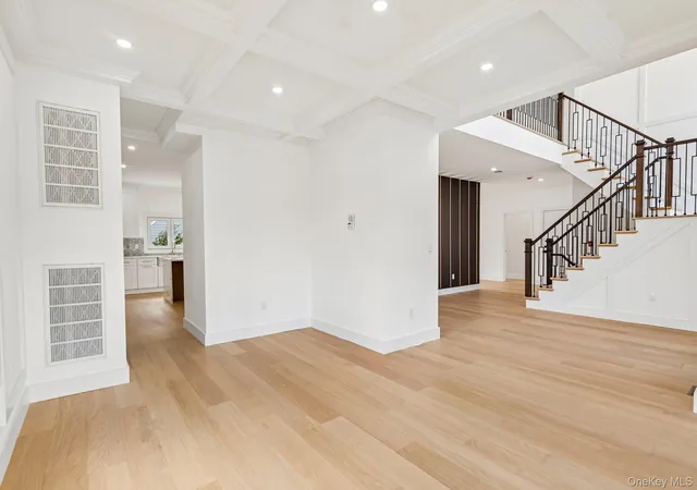 Photo 3 of Single family home for sale at 2 Radial Ln, Hempstead, NY 11756 | MLS# 1055856 | Listing updated on 2026-10-29