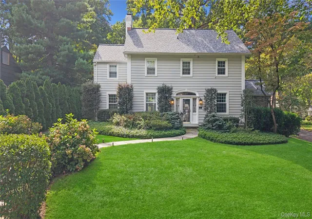 Photo 3 of Single family home for sale at 211 Douglas Pl, Mount Vernon, NY 10552 | MLS# 1055878 | Listing updated on 2026-10-04