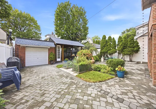 Photo 2 of House for sale at 40-36 167, New York, NY 11358 | MLS# 1055882 | Listing updated on 2026-10-06