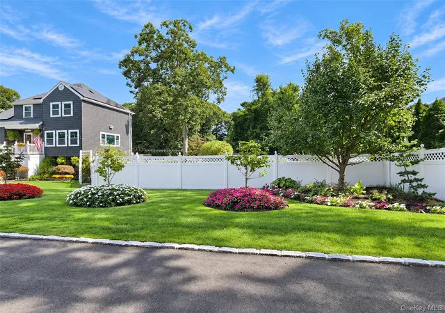 Photo 1 of Single family home for sale at 521 Park Ave, Brookhaven, NY 11720 | MLS# 1055898 | Listing updated on 2026-09-30