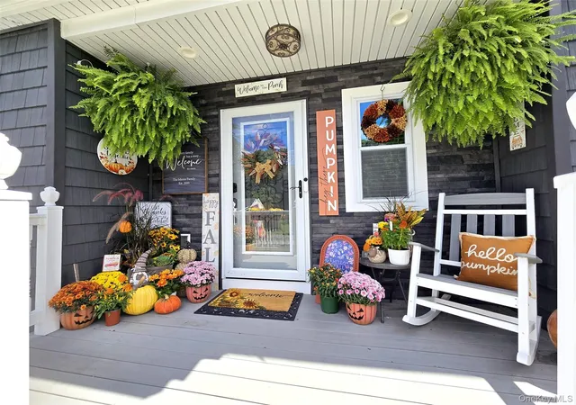 Photo 2 of Single family home for sale at 521 Park Ave, Brookhaven, NY 11720 | MLS# 1055898 | Listing updated on 2026-09-30