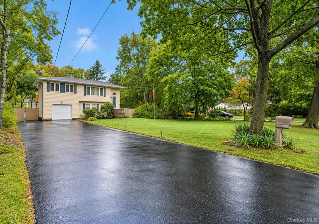 Photo 1 of Single family home for sale at 102 Robinson Ave, Brookhaven, NY 11763 | MLS# 1055899 | Listing updated on 2026-10-04