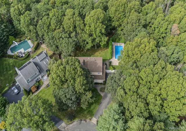 Photo 3 of Single family home for sale at 46 Golf Clb Cir, Brookhaven, NY 11949 | MLS# 1055907 | Listing updated on 2026-10-04
