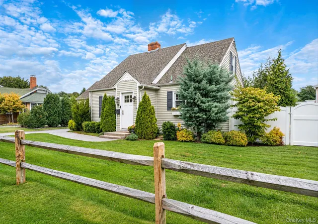 Photo 3 of Single family home for sale at 19 Cherry Ave, Islip, NY 11796 | MLS# 1055909 | Listing updated on 2026-10-02