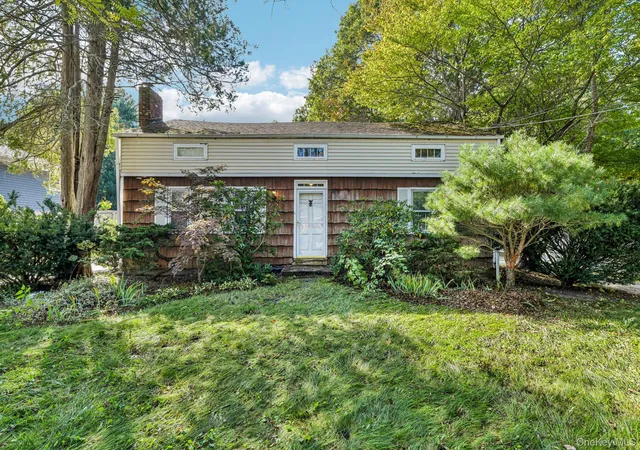 Photo 1 of Single family home for sale at 18 Wrana St, Medford, NY 11763 | MLS# 1055924 | Listing updated on 2026-10-09