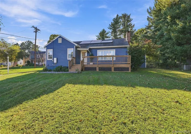 Photo 1 of Single family home for sale at 11 Overlook Dr, Warwick (town), NY 10990 | MLS# 1055926 | Listing updated on 2026-10-07