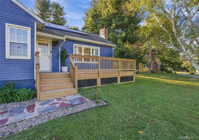 Photo 4 of Single family home for sale at 11 Overlook Dr, Warwick (town), NY 10990 | MLS# 1055926 | Listing updated on 2026-10-07
