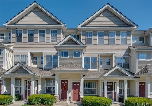 Photo 3 of Condo for sale at 19 Putters Way #9, Middletown, NY 10940 | MLS# 1055933 | Listing updated on 2026-10-01