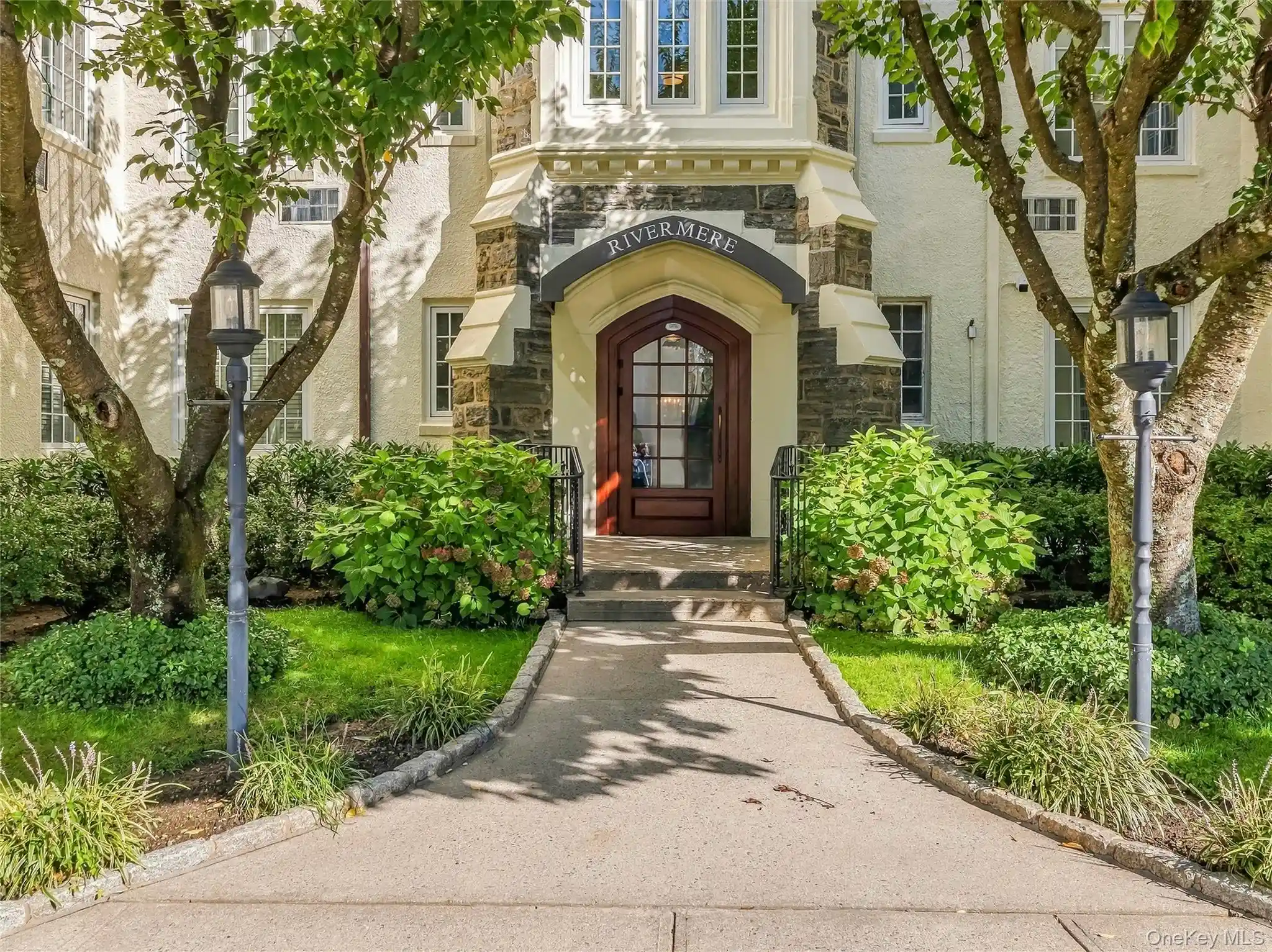 Listing Photo 1 - Condo for sale in 1 Rivermere located at 1 Rivermere, Eastchester, NY 10709 - Unit #4F