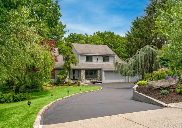 Photo 2 of Single family home for sale at 3 Ernest, Smithtown, NY 11754 | MLS# 1055953 | Listing updated on 2026-10-07