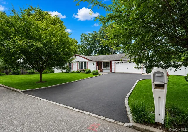 Photo 3 of Single family home for sale at 10 Saddle Hl Rd, Brookhaven, NY 11727 | MLS# 1055980 | Listing updated on 2026-10-04