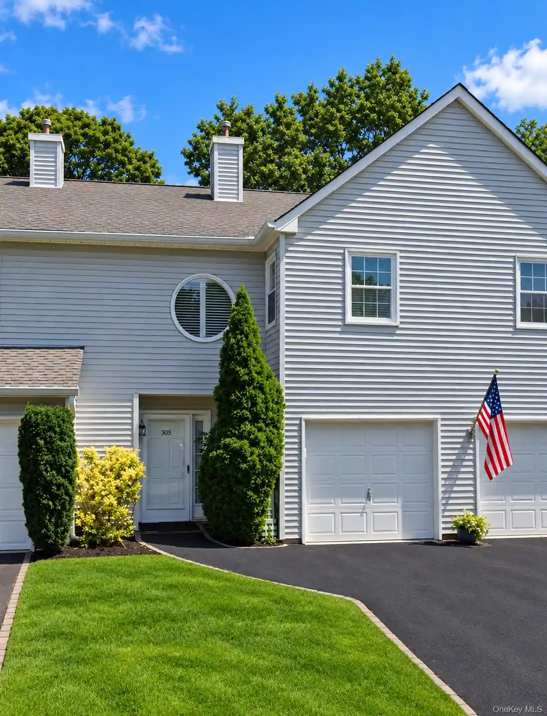 Listing Photo 2 - Condo for sale in 305 Sara Cir located at 305 Sara Cir, Brookhaven, NY 11776 - Unit 305 Sara Cir