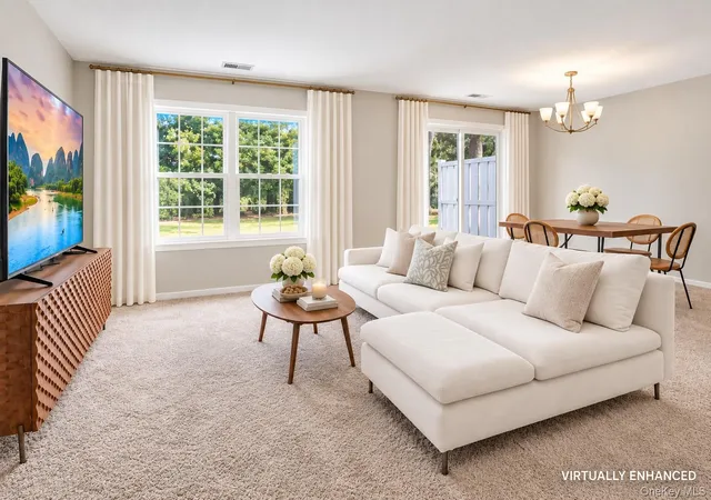 Listing Photo 5 - Condo for sale in building located at 305 Sara Cir, Brookhaven, NY 11776
