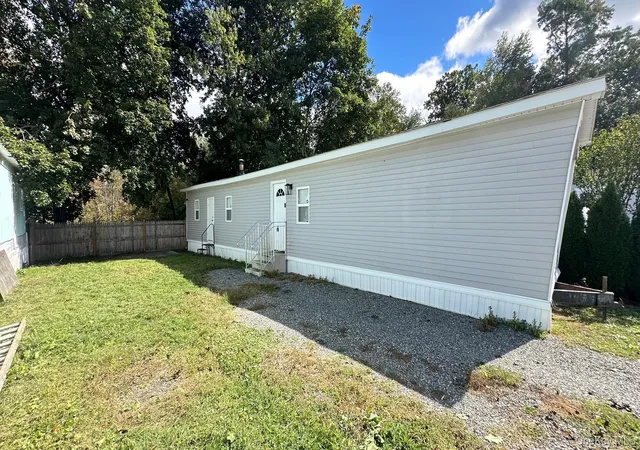 Photo 2 of Manufactured home for sale at 33 Debra Ct, Poughkeepsie, NY 12601 | MLS# 1056004 | Listing updated on 2026-10-01