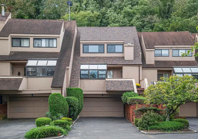 Photo 1 of Condo for sale at 8 John Bean Ct, North Hempstead, NY 11050 | MLS# 1056038 | Listing updated on 2026-09-29