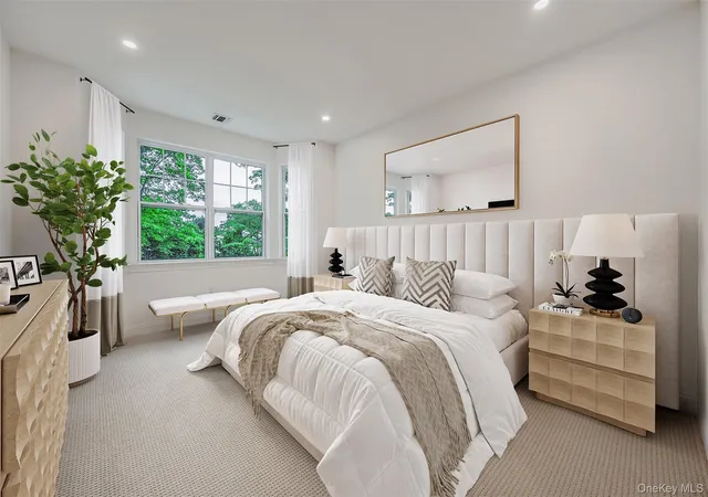 Listing Photo 5 - Condo for sale in building located at 40 August Cir, Huntington, NY 11731 - Unit #40