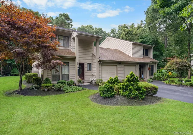 Photo 1 of Condo for sale at 4 Lyndon Ct, Islip, NY 11716 | MLS# 1056058 | Listing updated on 2026-09-29