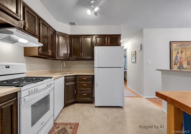 Listing Photo 4 - Condo for sale in building located at 1634 Bell Blvd, New York, NY 11360
