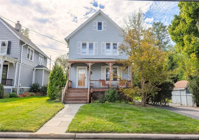 Photo 1 of Single family home for sale at 19 Willow Pl, Oyster Bay, NY 11771 | MLS# 1056065 | Listing updated on 2026-10-06