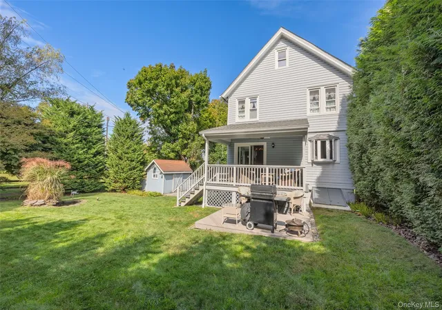 Photo 3 of Single family home for sale at 19 Willow Pl, Oyster Bay, NY 11771 | MLS# 1056065 | Listing updated on 2026-10-06