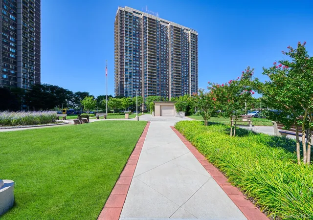 Photo 1 of House for sale at 269-10 Grand Central Pkwy #8P, New York, NY 11005 | MLS# 1056067 | Listing updated on 2026-09-29