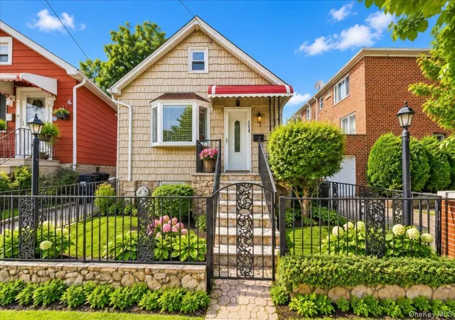 Photo 2 of Single family home for sale at 3293 Lucerne St, New York, NY 10465 | MLS# 1056083 | Listing updated on 2026-09-30