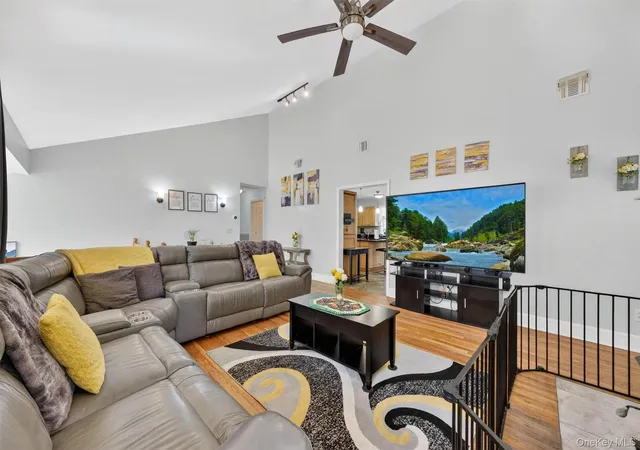 Photo 4 of Single family home for sale at 1649 State Route 32, Cornwall, NY 10930 | MLS# 1056091 | Listing updated on 2026-10-08