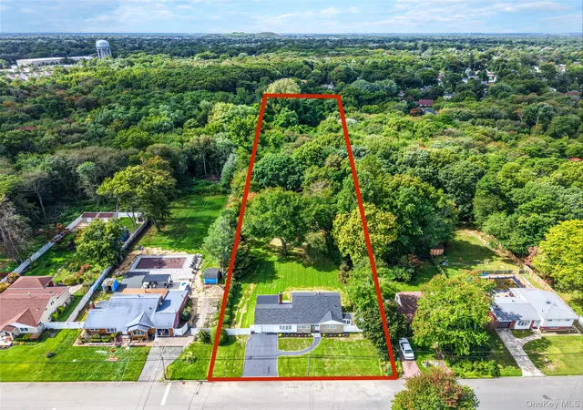 Photo 4 of Single family home for sale at 260 W 24th Street, Babylon, NY 11729 | MLS# 1056101 | Listing updated on 2026-09-30
