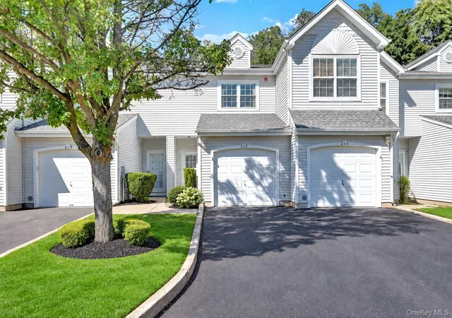 Condo for sale at 217 Windward Ct N, Brookhaven, NY 11777 | MLS# 1056103