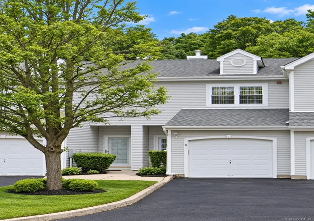 Photo 3 of Condo for sale at 217 Windward Ct N, Brookhaven, NY 11777 | MLS# 1056103 | Listing updated on 2026-10-07