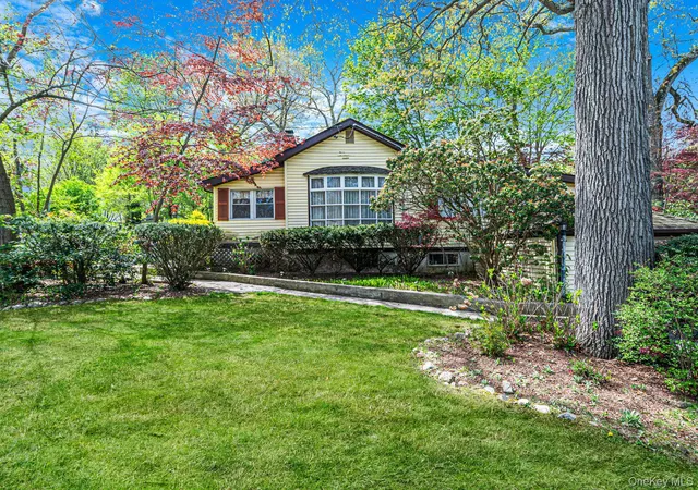 Photo 2 of Single family home for sale at 18 Houghton Blvd, Brookhaven, NY 11790 | MLS# 1056104 | Listing updated on 2026-09-29