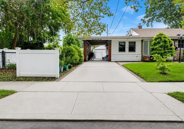 Photo 1 of Single family home for sale at 176 Tottenham Rd, Hempstead, NY 11563 | MLS# 1056109 | Listing updated on 2026-10-01