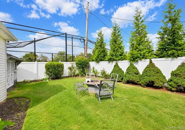 Photo 25 of Single family home for sale at 371 N Iowa Ave, Oyster Bay, NY 11758 | MLS# 1056116 | Listing updated on 2026-09-29