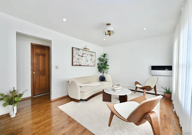 Photo 3 of Single family home for sale at 371 N Iowa Ave, Oyster Bay, NY 11758 | MLS# 1056116 | Listing updated on 2026-09-29