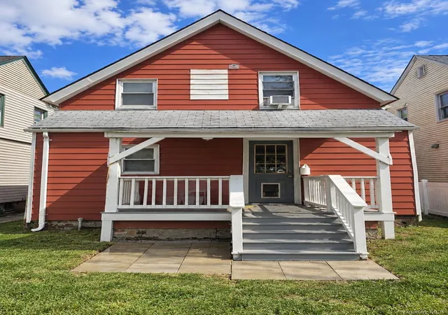 Photo 2 of Single family home for sale at 291 Clinton Ave, Hempstead, NY 11516 | MLS# 1056126 | Listing updated on 2026-09-30