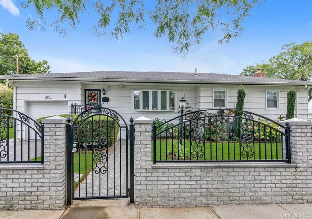 Single family home for sale at 122-33 192nd Street, New York, NY 11413 | MLS# 1056127