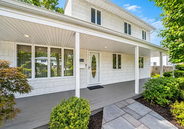 Photo 1 of Single family home for sale at 1524 N Monroe Ave, Islip, NY 11795 | MLS# 1056128 | Listing updated on 2026-10-01