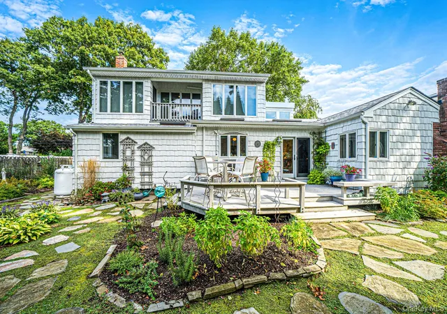 Photo 2 of Single family home for sale at 1524 N Monroe Ave, Islip, NY 11795 | MLS# 1056128 | Listing updated on 2026-10-01